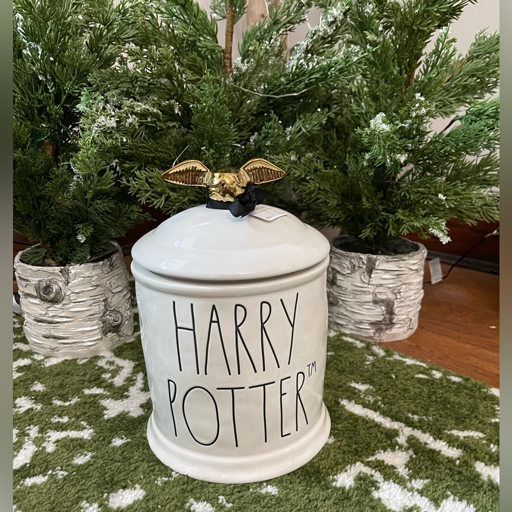 Brand NEW w/Tags Rae Dunn HARRY POTTER Canister w/Golden Snitch Lid